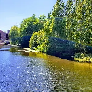 Cocoa River - Two Bed, Two Bath With Allocated Parking York